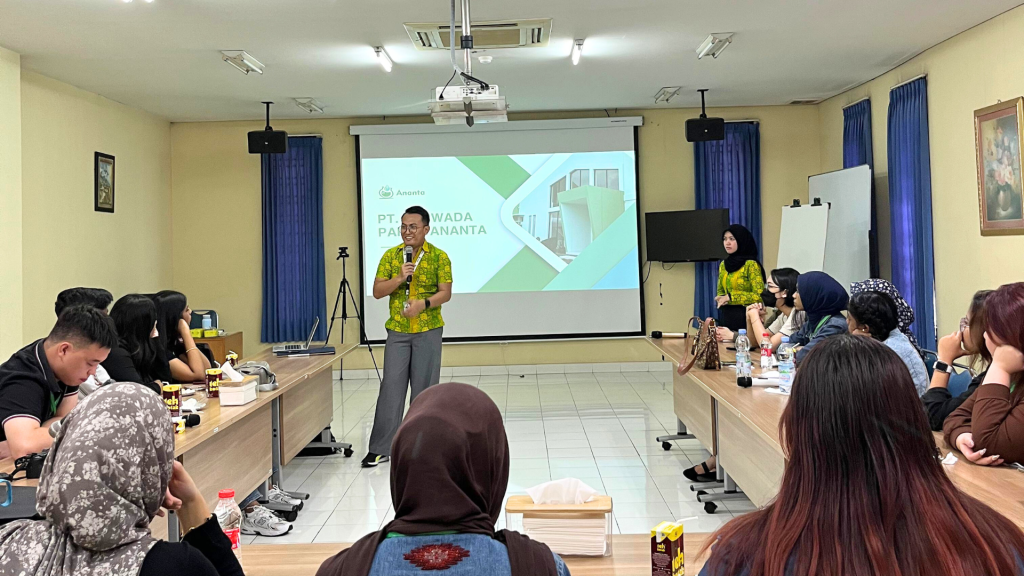 Medion Sambut Kunjungan dari UNITAR International University dan Universitas Kristen Maranatha 2 Pemaparan Materi oleh Apt. Haikal Arif S.Farm ANANTA