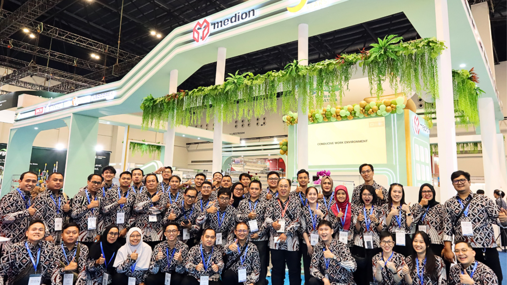 Foto Bersama Panitia