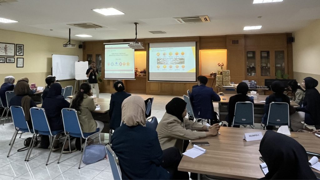 Medion Perkuat Kolaborasi melalui Kunjungan Gabungan Mahasiswa Kedokteran Hewan 2 Sesi Studium Generale Studium Generale Session