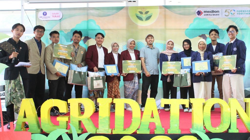 Medion dan IPB University Bersinergi Mendorong Inovasi Pertanian 4 Foto bersama juara LKTI